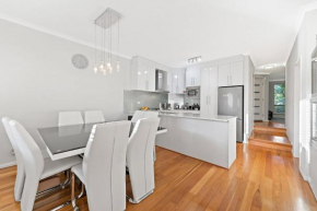 Modern Scarborough Townhouse